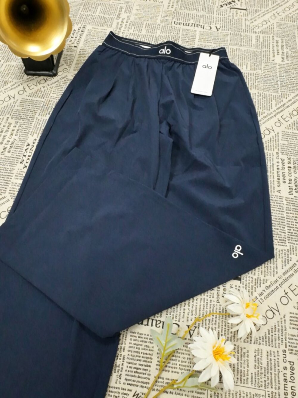 🧊ALO Yoga NWT Navy Suit Up Wide Leg Trouser👖30" Inseam Regular - Picture 5 of 10